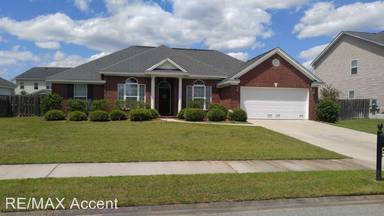 Main picture of 33 Patriot Dr