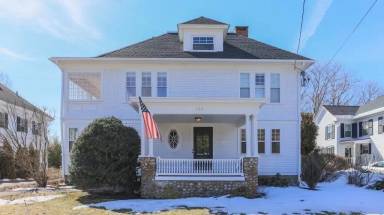 Main picture of 239 Main St