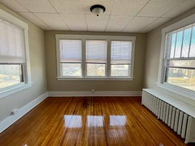 Main picture of 824 S 2nd St