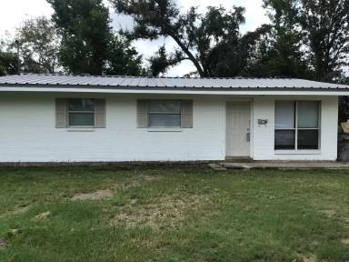 Main picture of 1608 Clover Dr