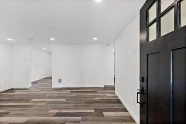 Main picture of 4811 Diamond Blvd SW