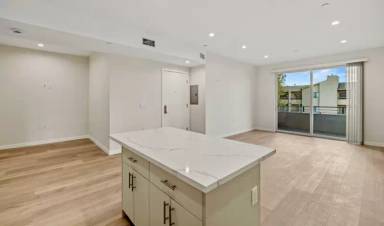 Main picture of 423 Oak St