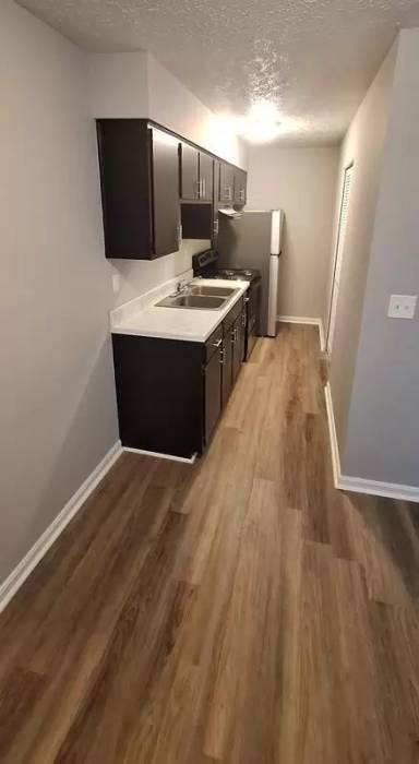 Main picture of 678 Knox Blvd