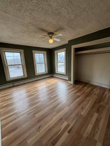 Main picture of 4 Western Ave