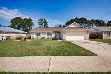 Main picture of 9568 Brentwood Blvd
