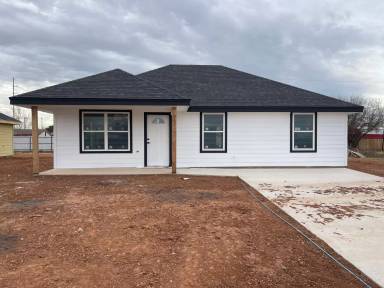 Main picture of 5425 N 10th St