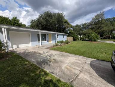 Main picture of 3209 W Leila Ave