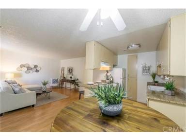 Main picture of 1412 N Cherry St