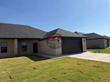 Main picture of 316 Woodstock Ln