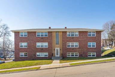 Main picture of 4821 Nicholas St