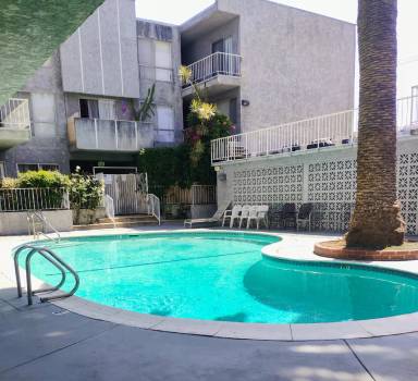 Main picture of 20711 Vanowen St