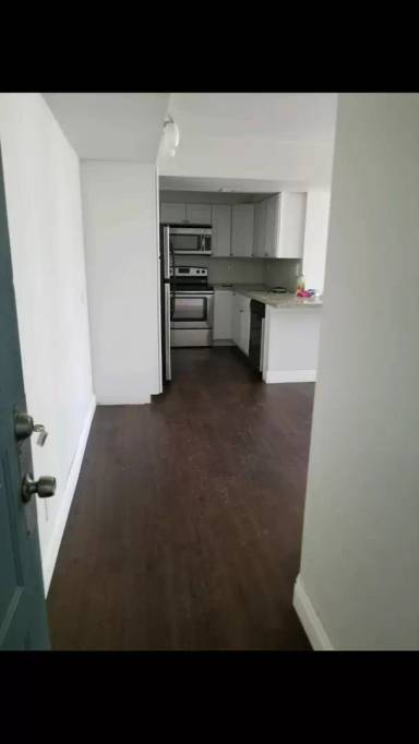 Main picture of 706 Executive Center Dr