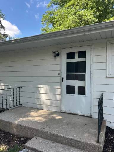 Main picture of 238 W Division St