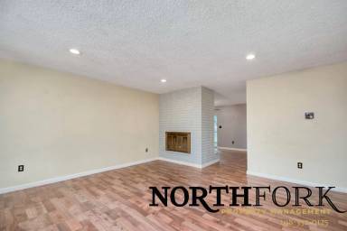 Main picture of 616 Davis Ave