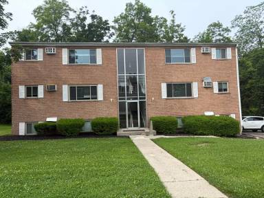 Main picture of 220 Oak St