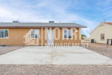 Main picture of 4020 N Montezuma Dr