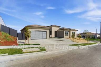Main picture of 30000 Camino Los Robles