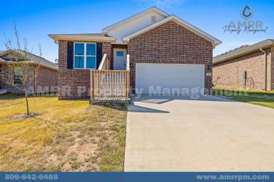 Main picture of 121 SW Vanessa St