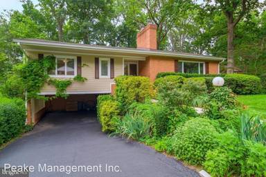Main picture of 831 Villa Ridge Rd