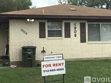 Main picture of 1905 Pine Tree Dr