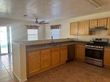 Main picture of 10555 Vista Bella Pl NW