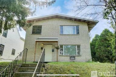 Main picture of 1569 Charles St
