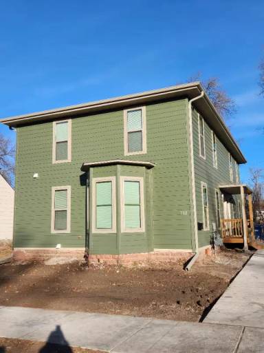 Main picture of 712 E 6th St