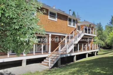 Main picture of 11 Sir Francis Drake Blvd