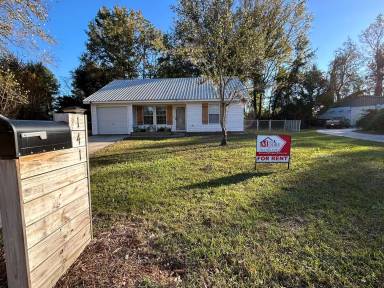 Main picture of 141 Oakwood Dr