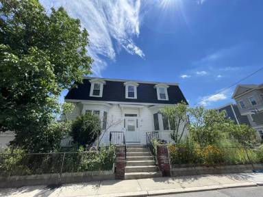 Main picture of 40 Spring Garden St