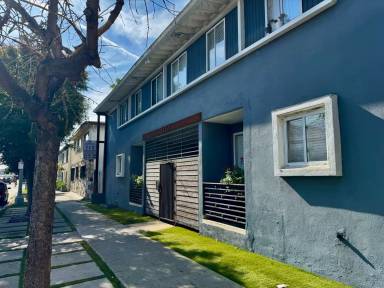 Main picture of 1167 S Fairfax Ave