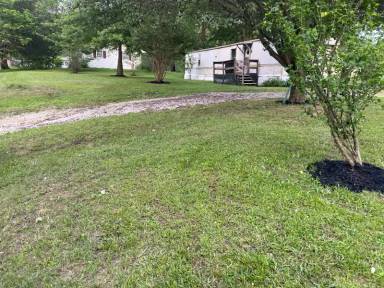 Main picture of 205 Lick Creek Rd