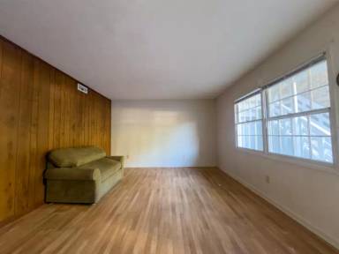 Main picture of 405 72nd Ave N