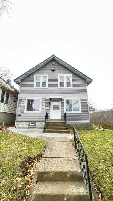 Main picture of 2119 S 70th St