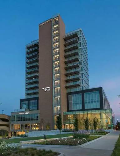 Main picture of 404 E College St
