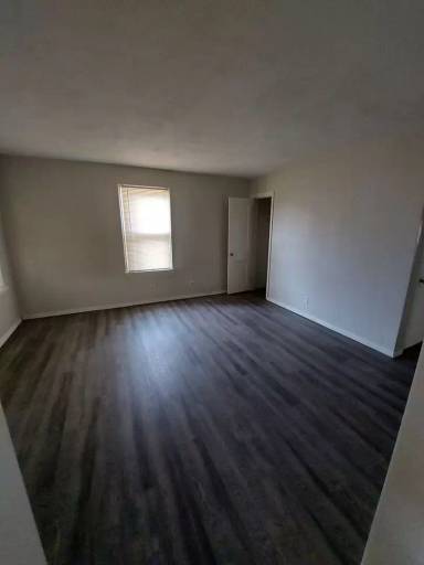 Main picture of 3025 Washington Ave