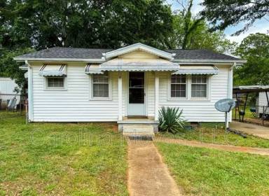 Main picture of 10 Yellowstone Dr
