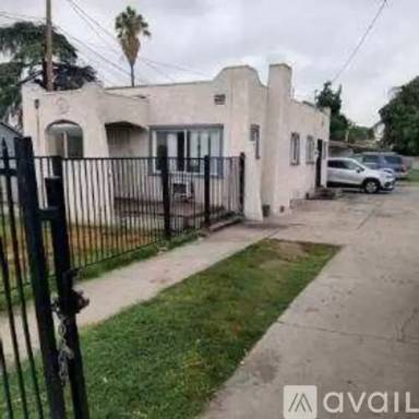 Main picture of 1232 N Sierra Way