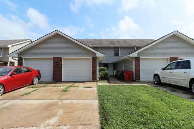 Main picture of 18913 E Lexington Rd