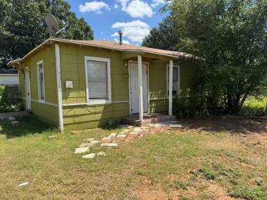 Main picture of 3120 Emory St
