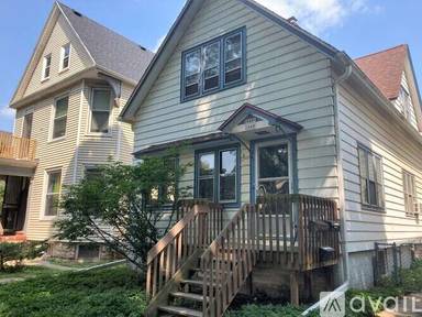 Main picture of 2454 N Booth St