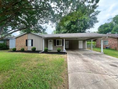 Main picture of 16 Brookway Ln