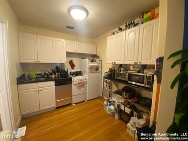 Main picture of 300 Marlborough St