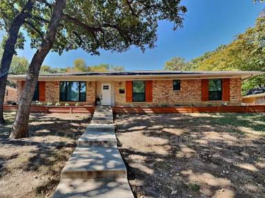 Main picture of 3704 Astoria Dr