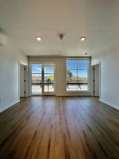 Main picture of 4750 N Albina Ave