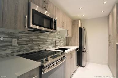 Main picture of Harbour Pointe of Miami Condo