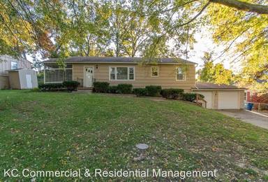 Main picture of 615 NE Woodlawn St