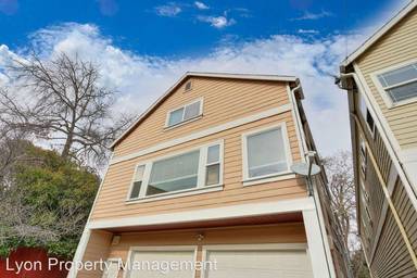 Main picture of 2126 I St