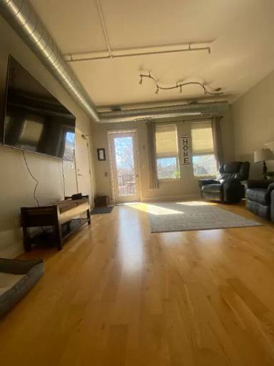 Main picture of 345 Front St