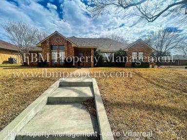 Main picture of 100 Indian Trace Ln